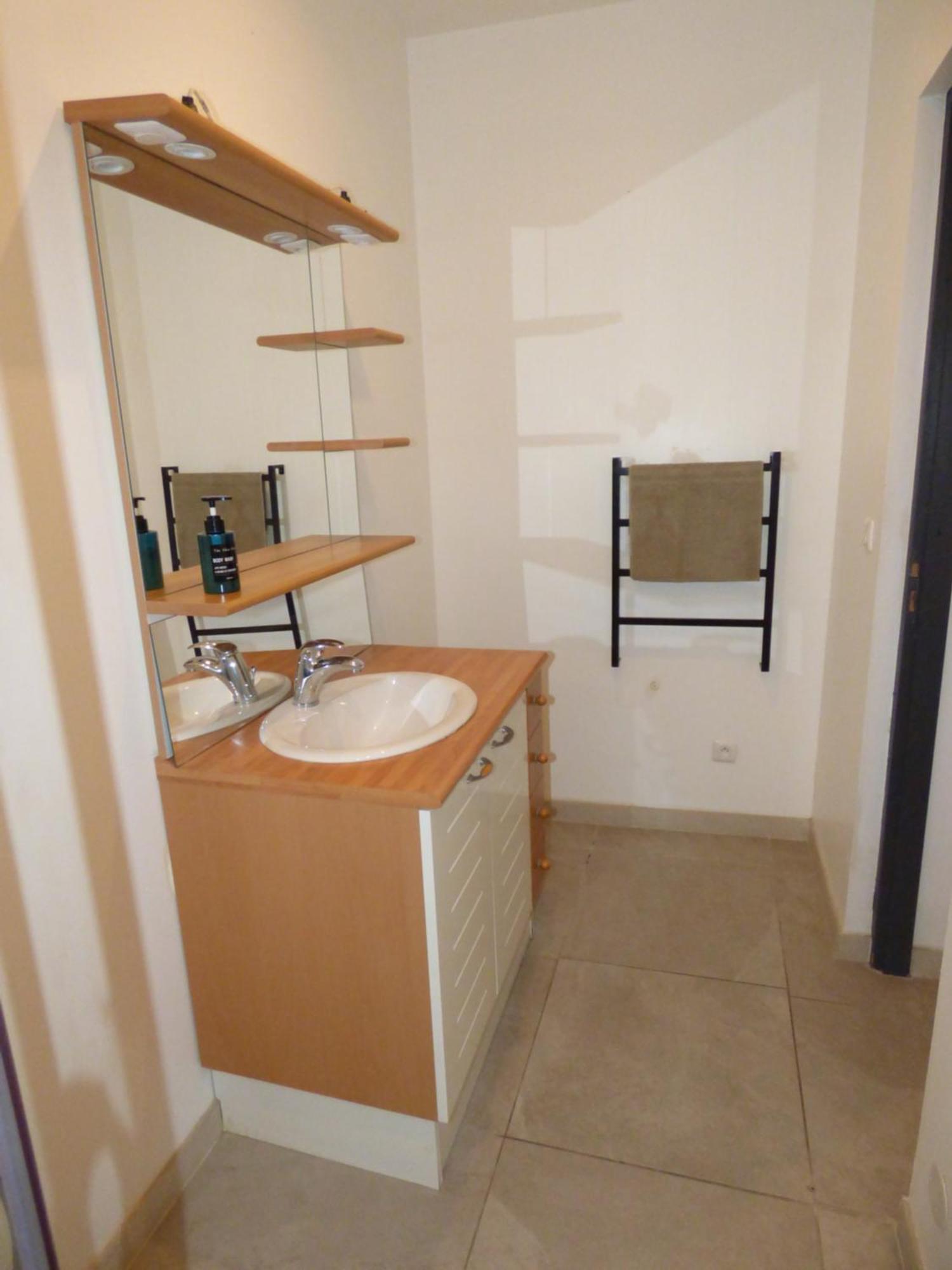 "Le Patio"-Meuble De Tourisme 3 Etoiles -Residence "Les Logis De Beziers"-Garage Optionnel-Coeur De Ville-Plages A 16Km ! المظهر الخارجي الصورة
