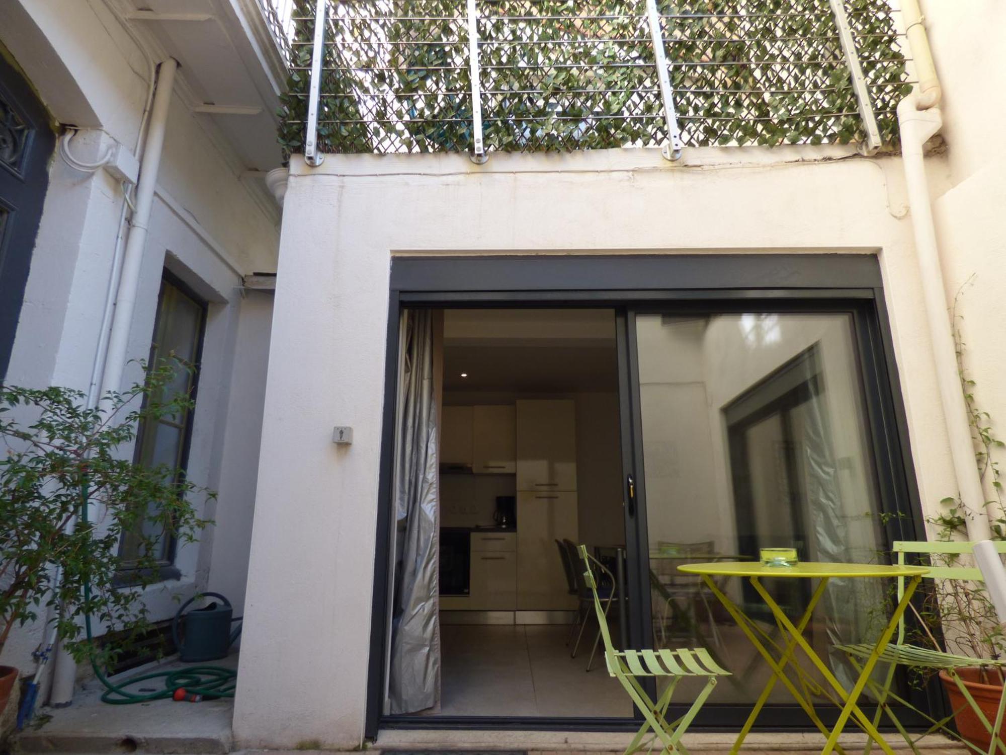 "Le Patio"-Meuble De Tourisme 3 Etoiles -Residence "Les Logis De Beziers"-Garage Optionnel-Coeur De Ville-Plages A 16Km ! المظهر الخارجي الصورة