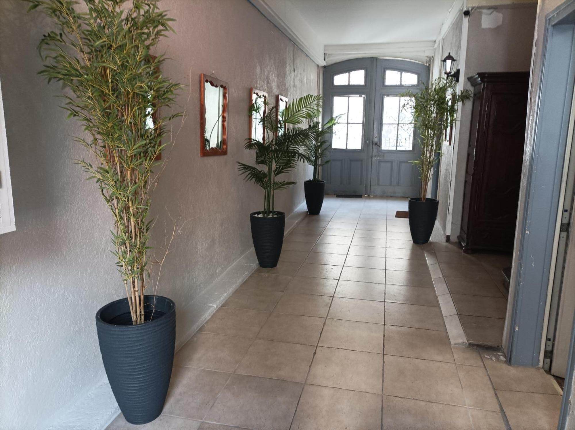 "Le Patio"-Meuble De Tourisme 3 Etoiles -Residence "Les Logis De Beziers"-Garage Optionnel-Coeur De Ville-Plages A 16Km ! المظهر الخارجي الصورة